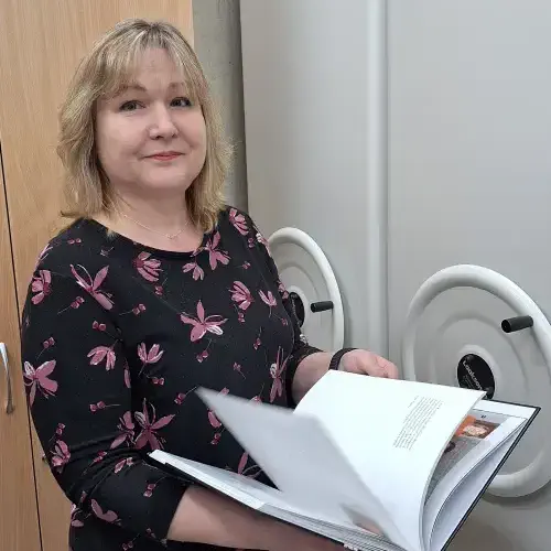 Katrini silmad lähevad särama, kui ta saab töötada heade raamatute ja toredate inimestega.